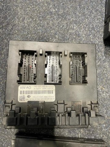 Řídící jednotka komfort  Škoda Superb II 2 3T 1K0937086A
