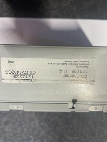 měnič cd - changer ŠKODA Superb II lift 3T0 1Z0035111A